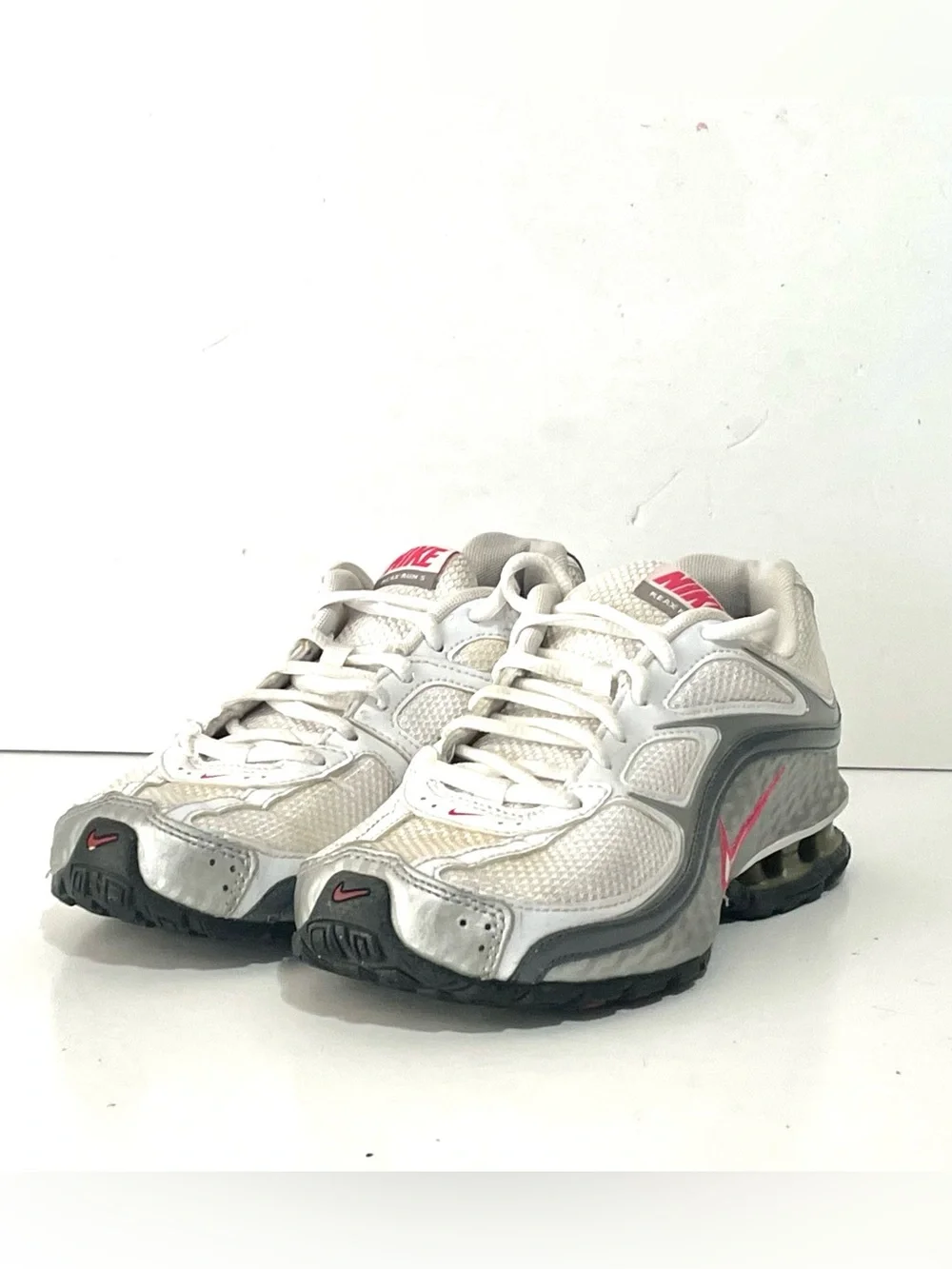 Women’s 6.5 Nike Reax Run 5 Athletic Shoes White Silver Metallic 407987-116
